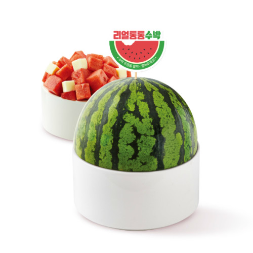 はらぺこニュース|小玉スイカを1/2個使用した「まるまるスイカソルビン」日本国内5店舗で数量限定販売!