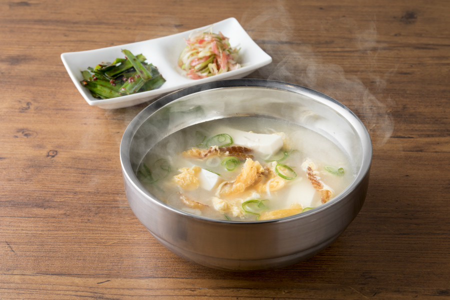 はらぺこニュース｜うに+肉のユッケに厚切り極み牛タン！「焼肉 USHIDOKI TOKYO」青山にオープン！
