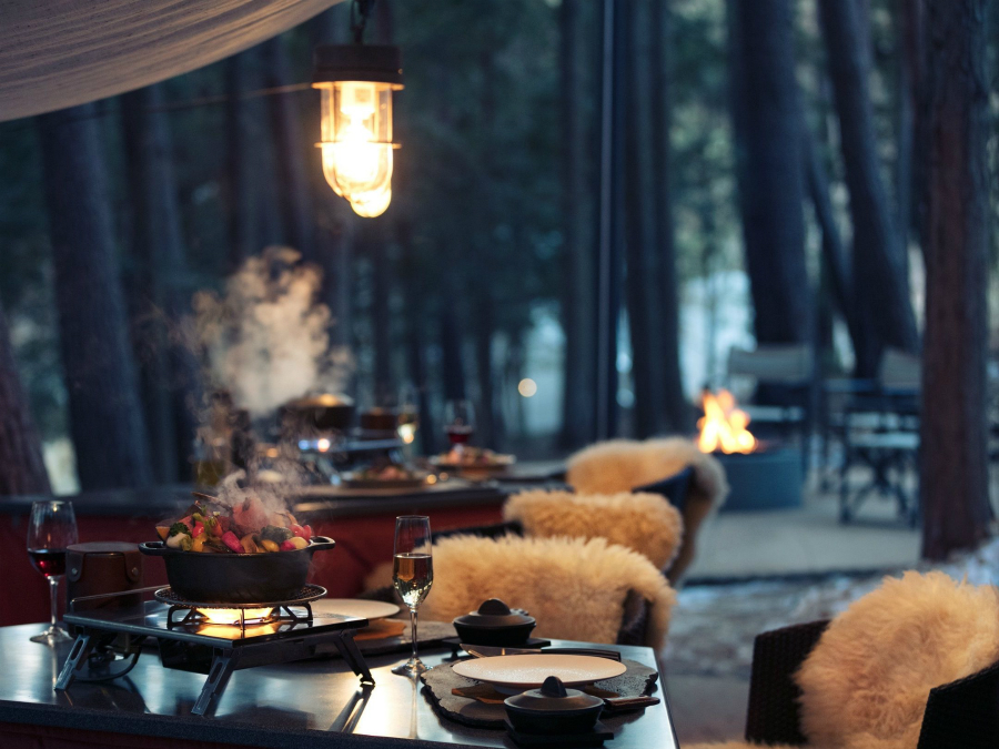星のや富士でダッチオーブンを使った食事「冬の狩猟肉ディナー」