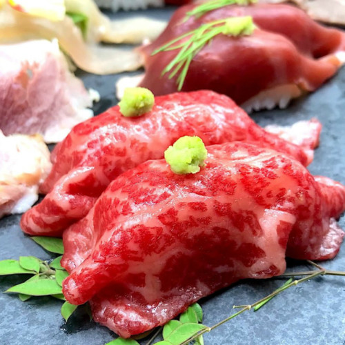 新潟和牛寿司食べ放題2480円!「佐渡島へ渡れ 名駅店」で和牛炙り寿司に黄金豚・合鴨・馬刺しの寿司も!