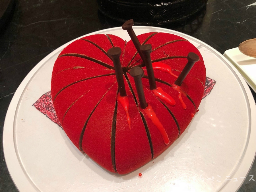 【潜入レポ】ヒルトン東京「アリスinハロウィーン・トリック」ビュッフェの楽しみ方！双子メニューを食べ比べ！