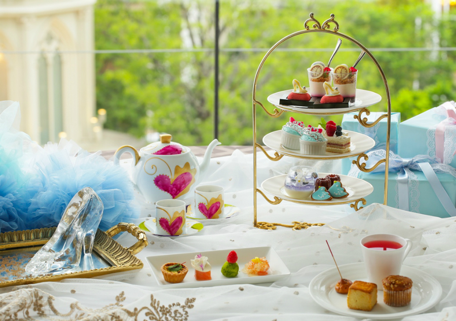 ストリングスホテル名古屋「プリンセス・シンデレラのアフタヌーンティー」ガラスの靴モチーフのいちごムースも登場!