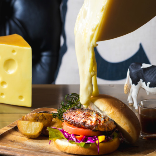 チーズ料理専門店『Cheese Cheers Café』が神戸・三宮にオープン！トロトロのチーズを食べに行こう！