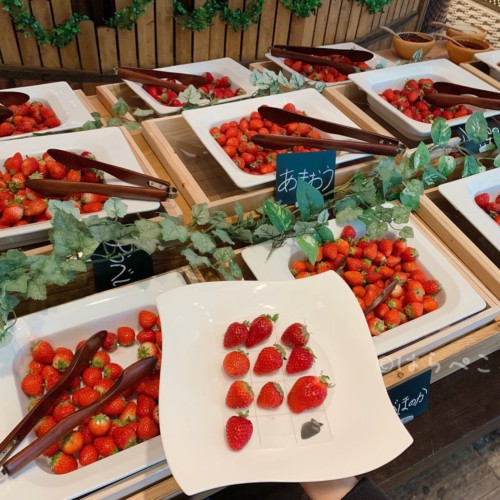 【潜入レポ】セント レジス ホテル 大阪「ストロベリー・マルシェ」いちごビュッフェで10種の苺食べ放題！
