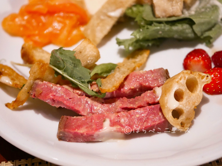 【実食レポ】「イチ・ゴジラ」苺ディナーブッフェでいちごと肉料理！ローストビーフやチキンカレーを堪能！