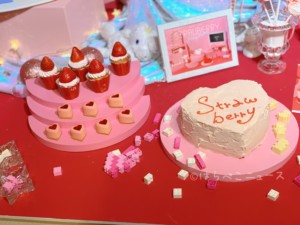 【実食レポ】ヒルトン東京ベイ「ストロベリープレイルーム」いちごブッフェで苺スイーツとピンク色の料理！