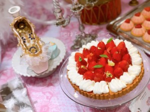 【実食レポ】「ヒルトン東京」いちごビュッフェ『アリスからの招待状』マーブルラウンジで12月26日から開催