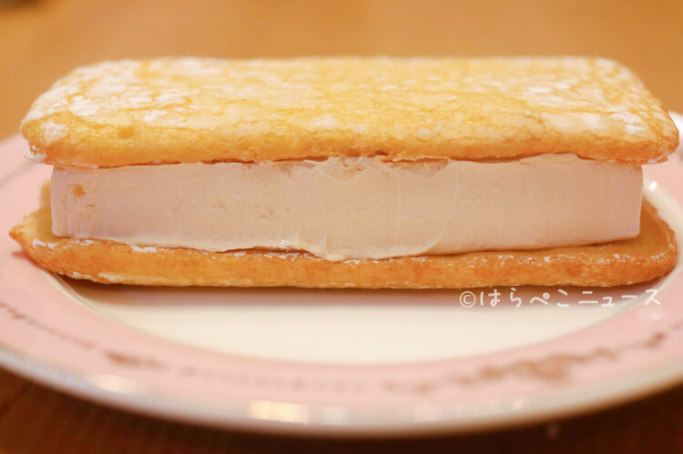 【実食レポ】ファミマ『ふわふわケーキサンド 』森永ミルクキャラメルの味わいをイメージしたアイス！
