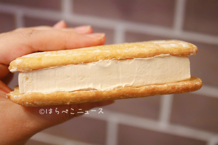 【実食レポ】ファミマ『ふわふわケーキサンド 』森永ミルクキャラメルの味わいをイメージしたアイス！