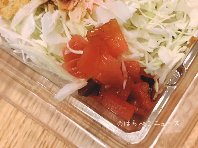【実食レポ】ファミマ「1/3日分の野菜が摂れるカレーサラダランチ」お弁当風サラダで野菜不足を解消！