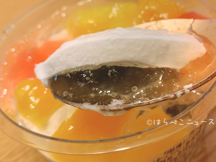 【実食レポ】ファミマ『フルーツポンチ』黄桃・マンゴー・キウイにいちごゼリー！爽やかなソーダ味ゼリーも！
