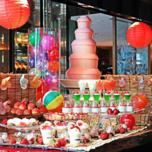 【XEX日本橋】『真夏の苺祭り』いちごのデザートビュッフェとイタリアンブッフェの両方を満喫！