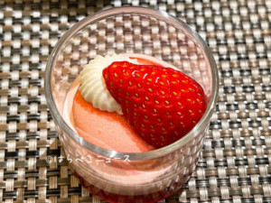 【実食レポ】「ヒルトン東京」いちごビュッフェ『アリスからの招待状』マーブルラウンジでランチにディナーも