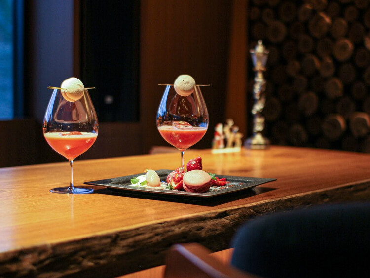 【バレンタイン宿泊プラン2021】ホテルでチョコレートやスイーツ!シャンパンや花束の特典も!