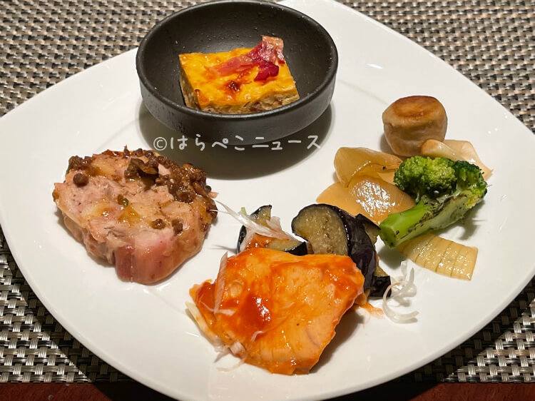 【実食レポ】ヒルトン東京『King & Queenのクリスマス』クリスマススイーツビュッフェ付き宿泊プランも！