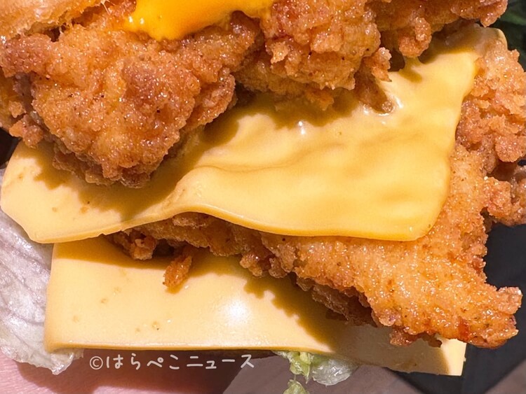 【実食レポ】ケンタッキー「超チーズにおぼれるフィレバーガー」KFC史上最重量のチーズソースが再び！
