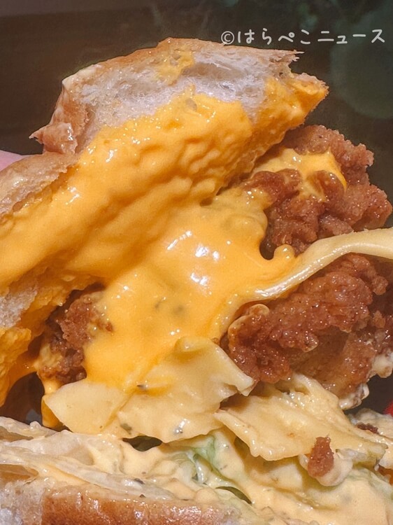 【実食レポ】ケンタッキー「超チーズにおぼれるフィレバーガー」KFC史上最重量のチーズソースが再び！